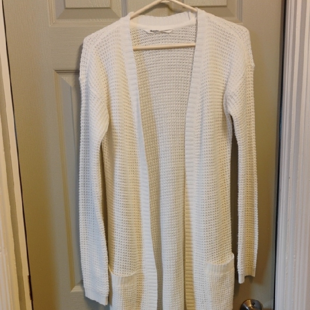 Elegant White Knit Cardigan